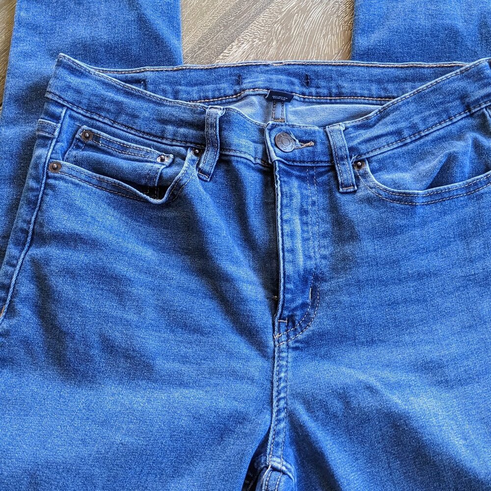 Calvin Klein Medium Wash Distressed Skinny Blue Jeans, Size 10